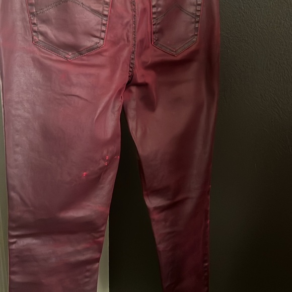 🛑 1 hour sale. Armani Exchange, merlot color jeans/pants, slight distress, sz 6 - Picture 8 of 13